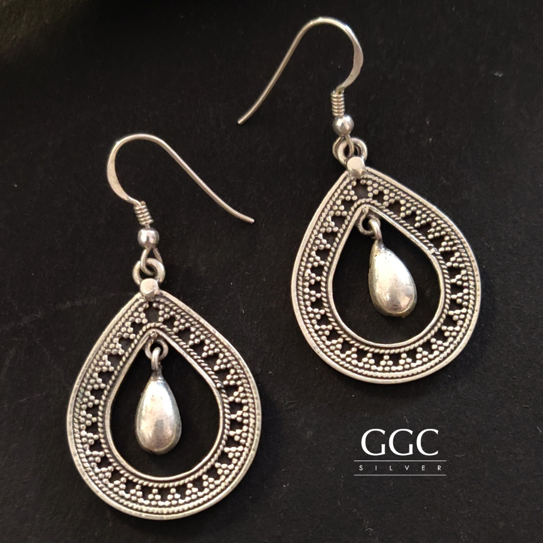 Dangle drop earring