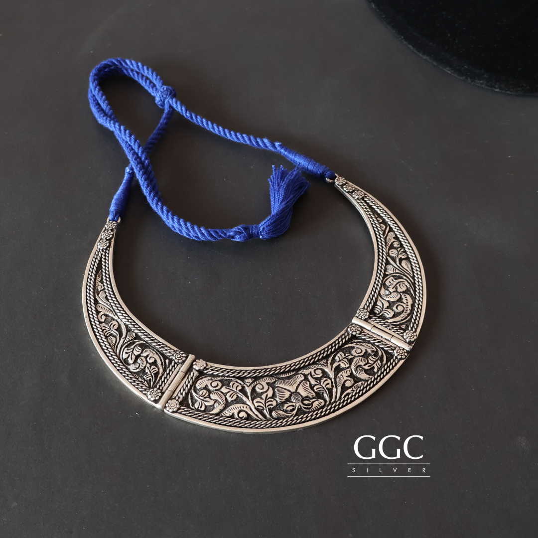 Floral Round Silver Hasli