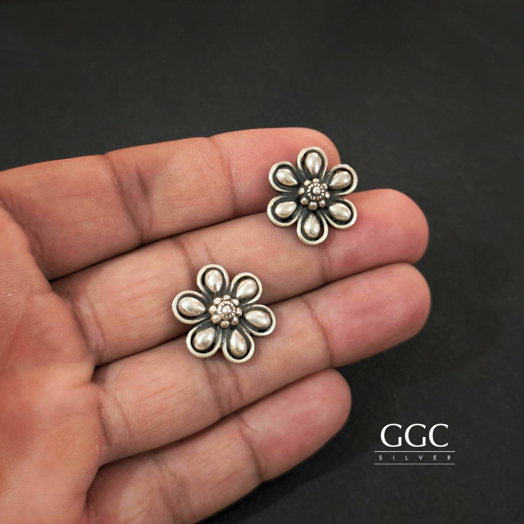 Floral stud
