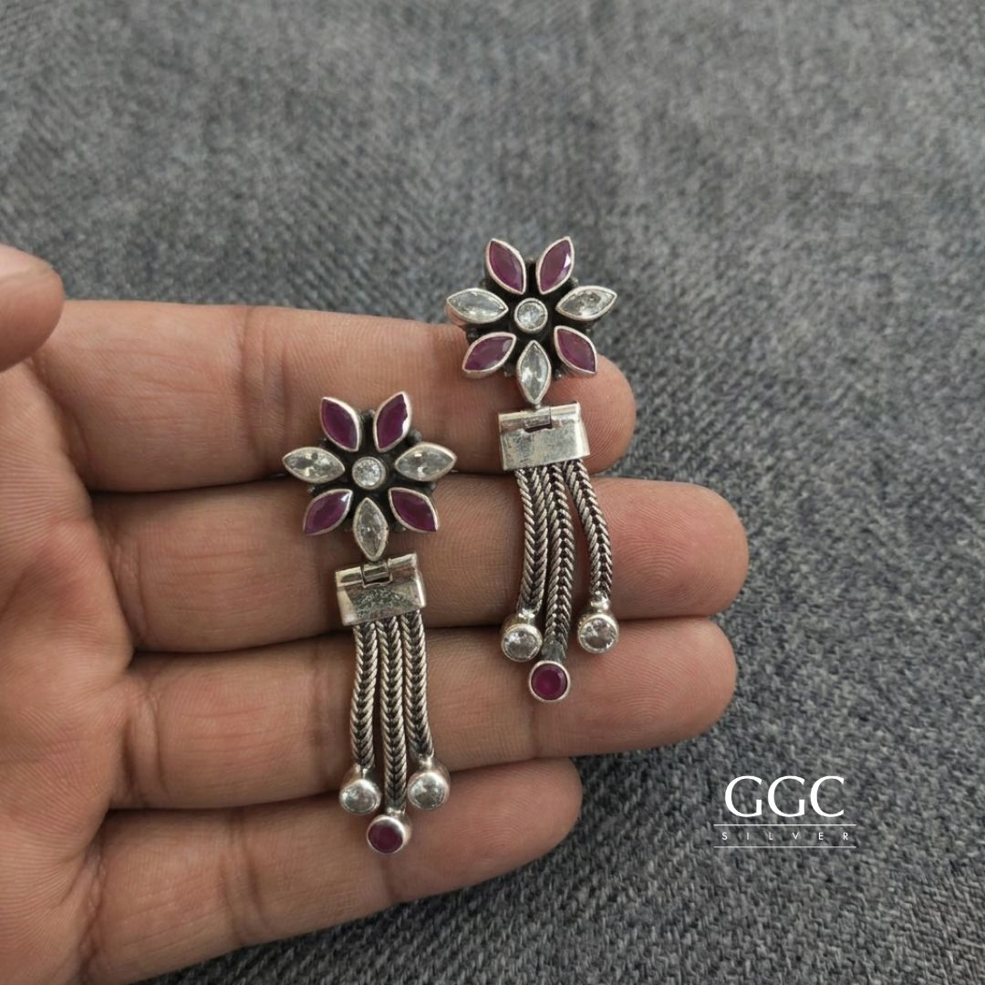 Zircon pendant set