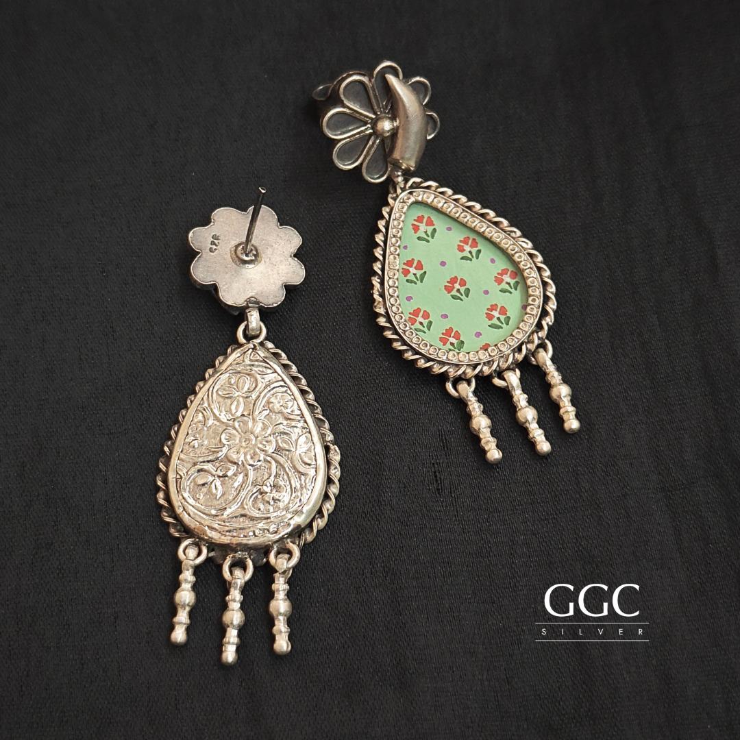 Floral oval hanging