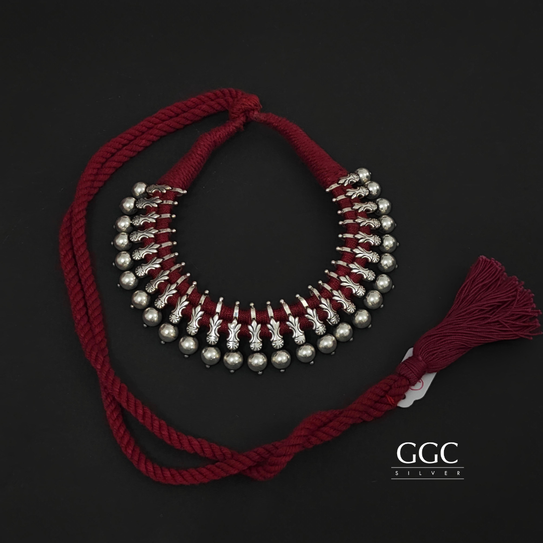 Silver beads choker