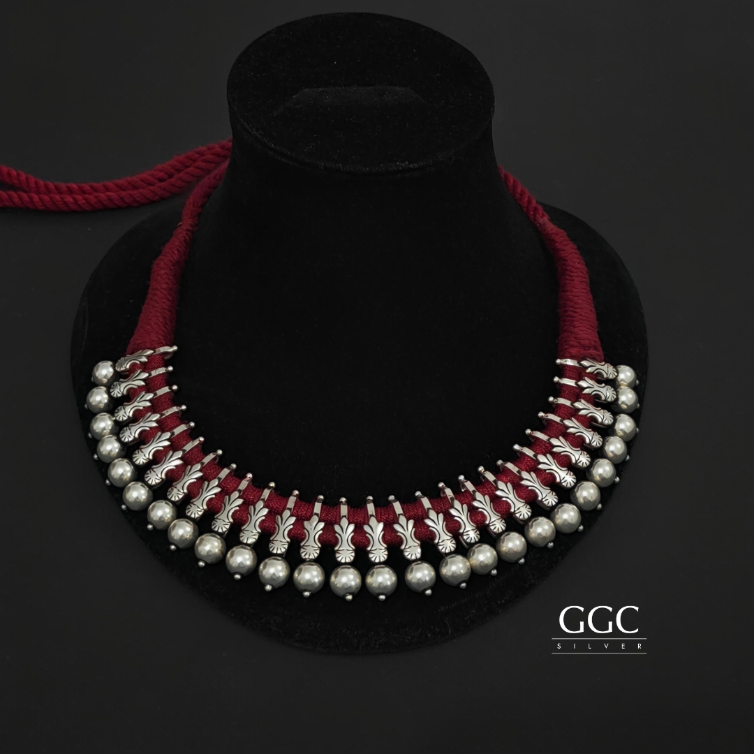 Silver beads choker