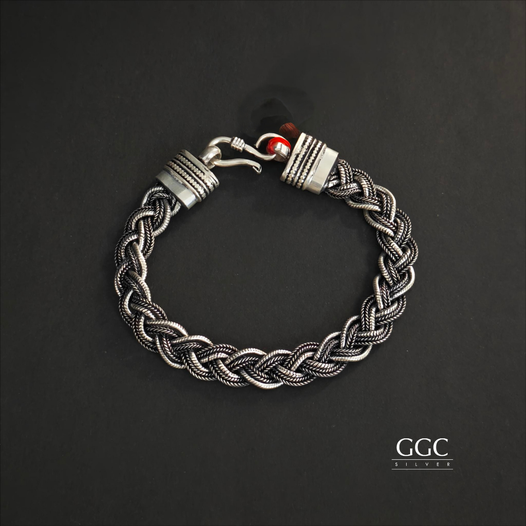 Twisted unisex bracelet