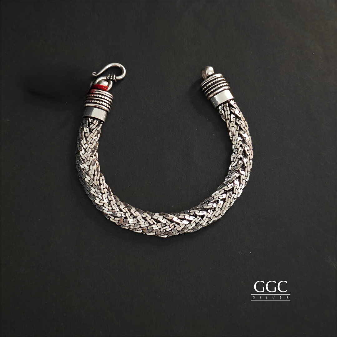 Twisted unisex bracelet