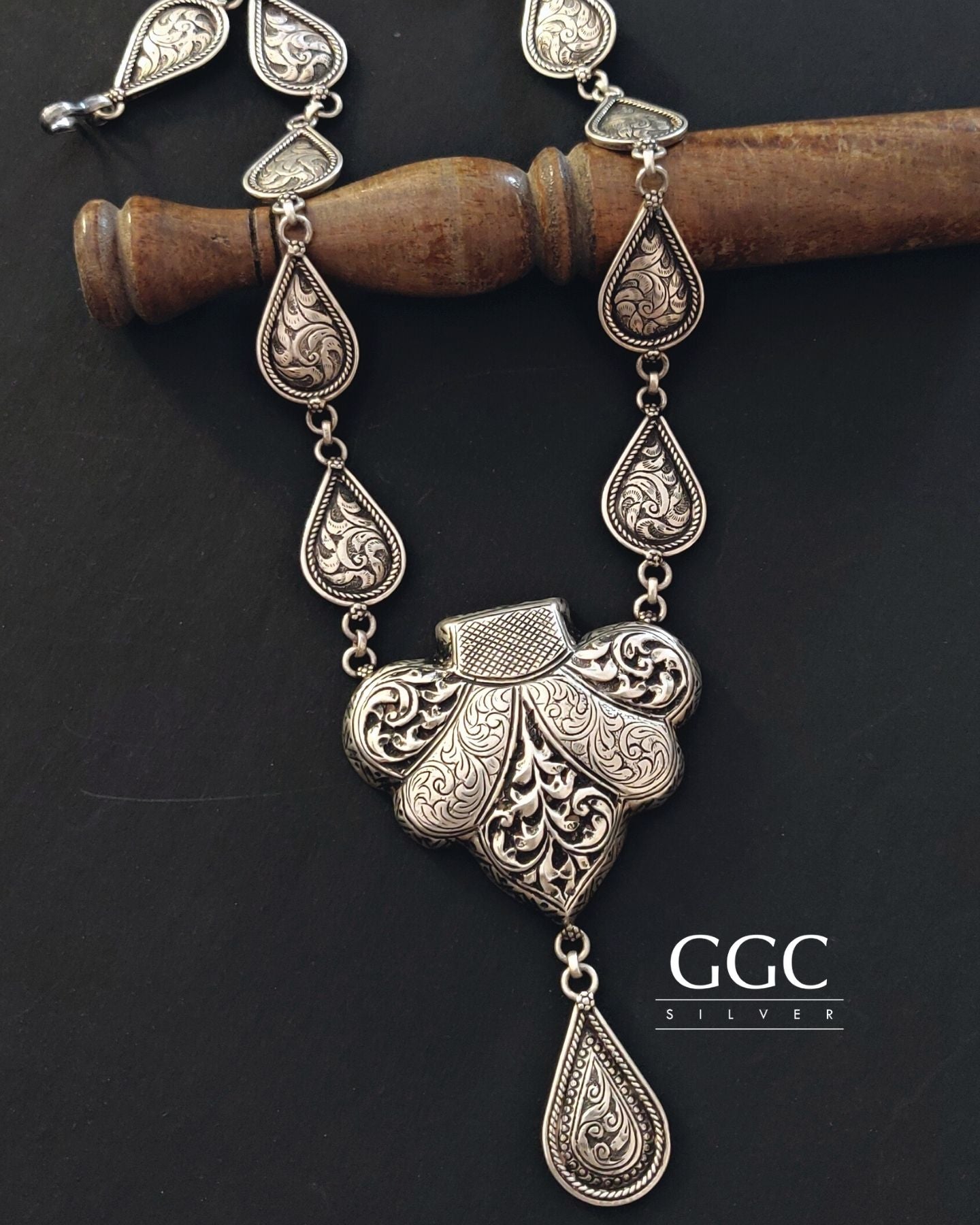 Chitai necklace