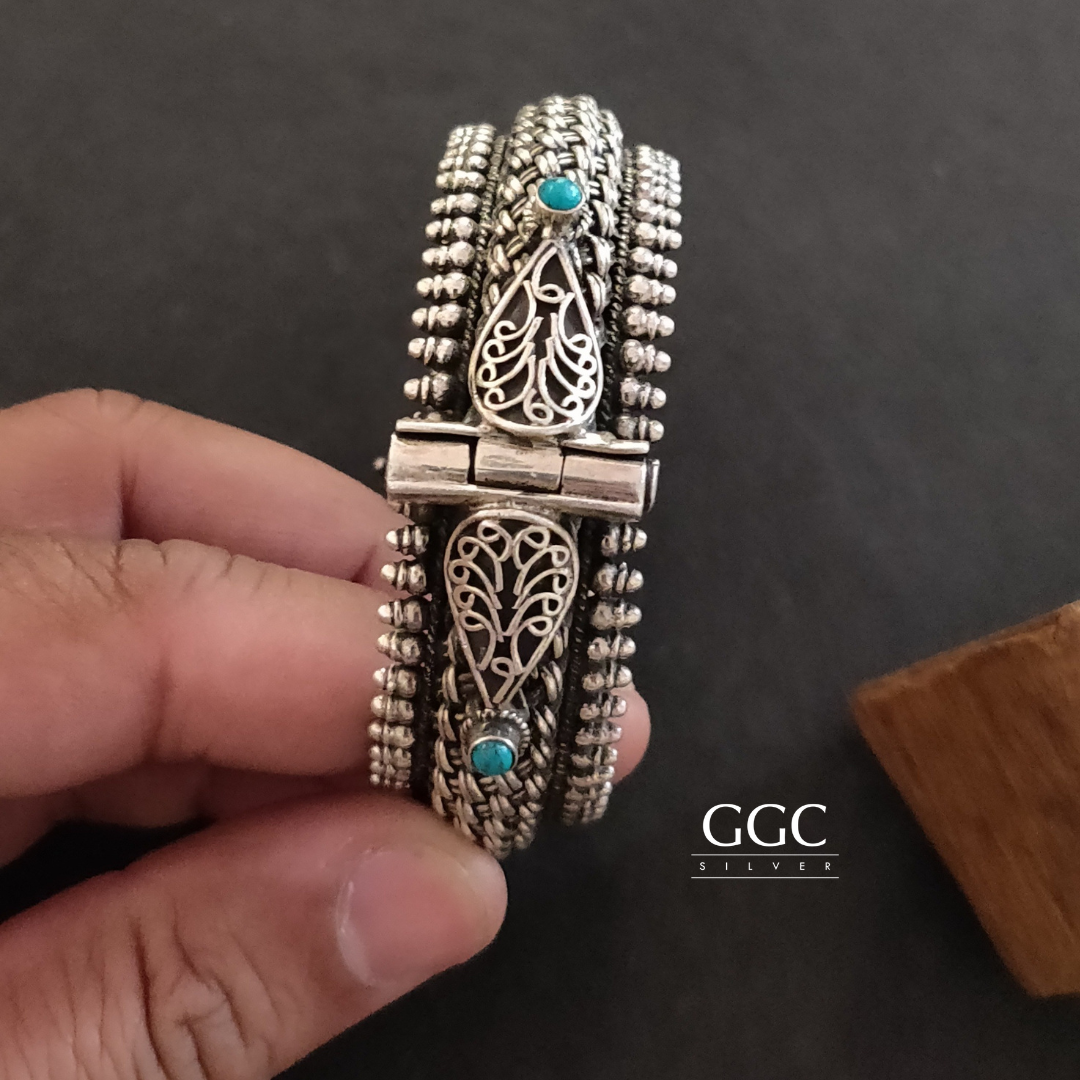 Traditional Turquoise kada