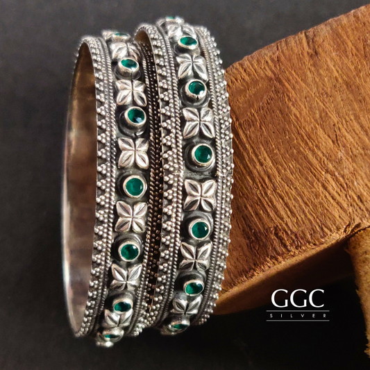 Rava stone bangle