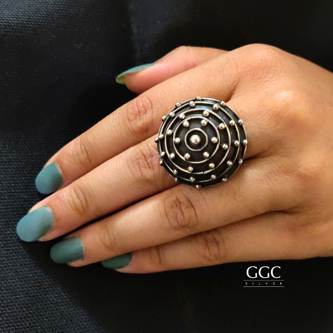 Rava dome ring