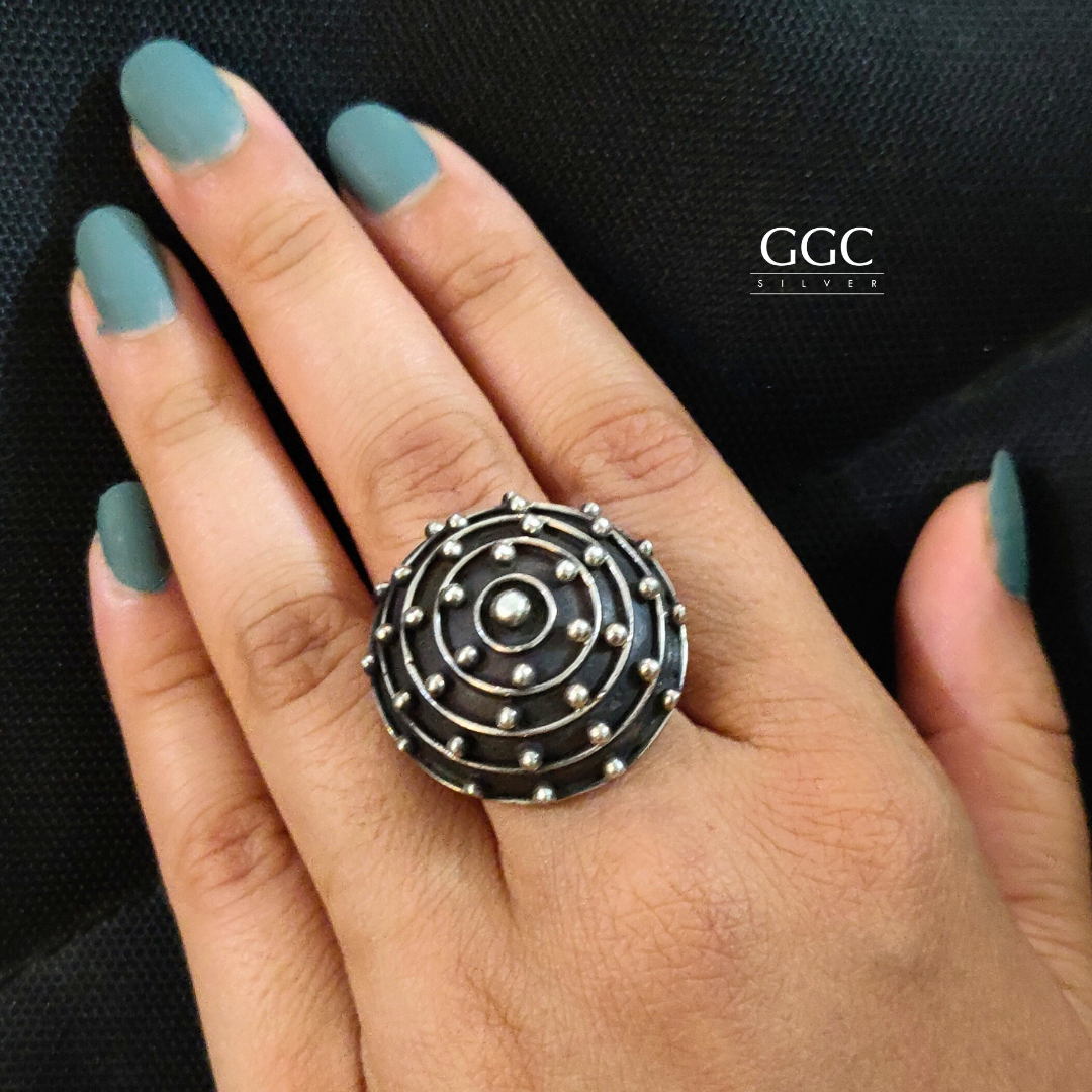 Rava dome ring