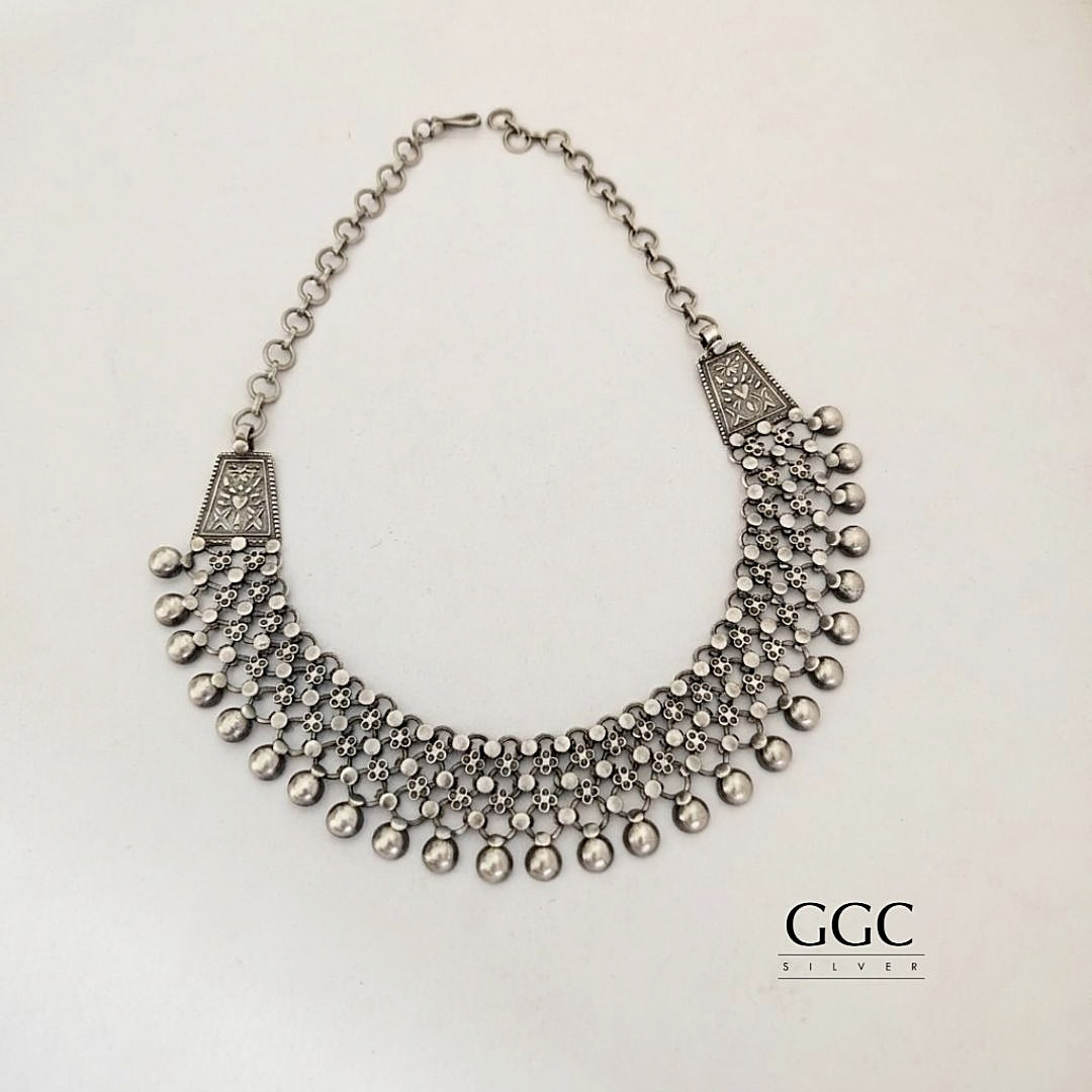 Floral Design Silver necklace