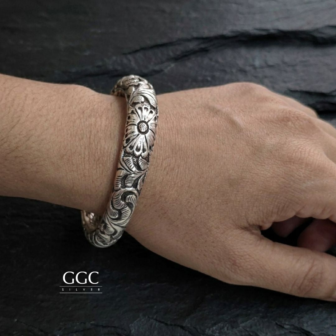 Chitai floral adjustable kada