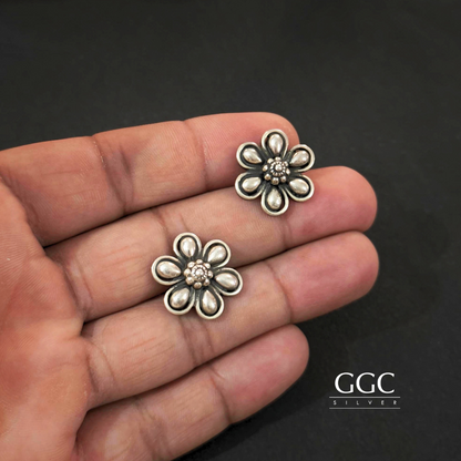 Floral stud