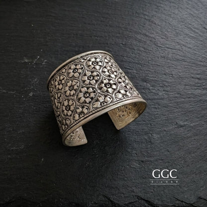 Zali floral cuff