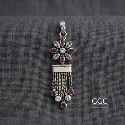 Zircon pendant set