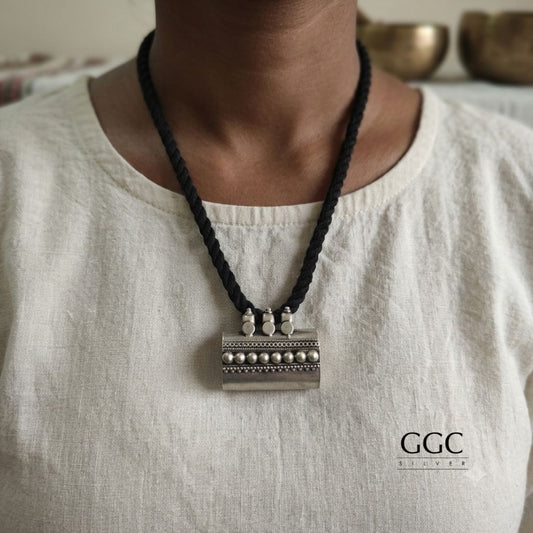 Amulet style