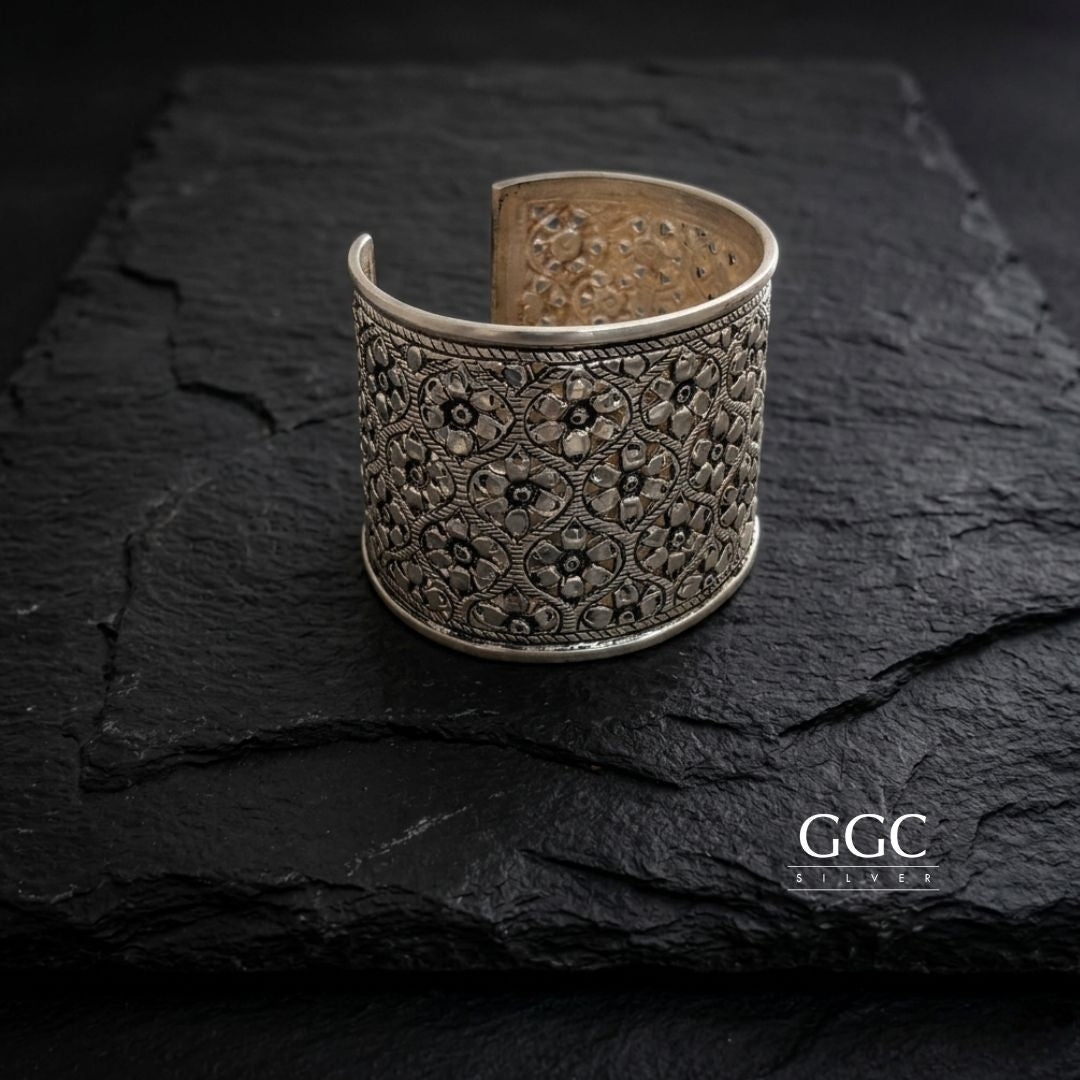 Zali floral cuff