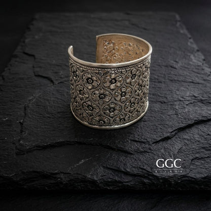 Zali floral cuff