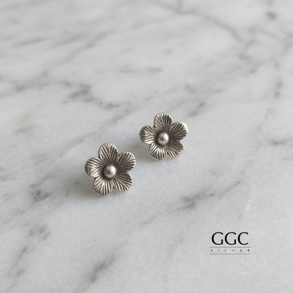Flower stud