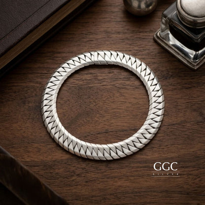 Matte finished men's bracelet