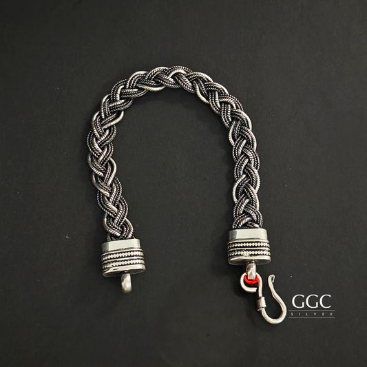 Twisted unisex bracelet