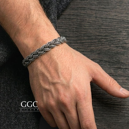 Twisted unisex bracelet
