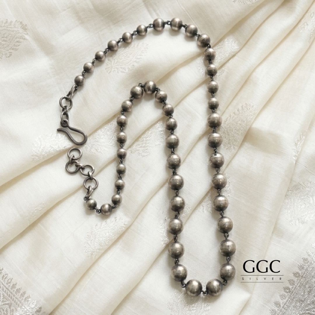 Silver ball necklace