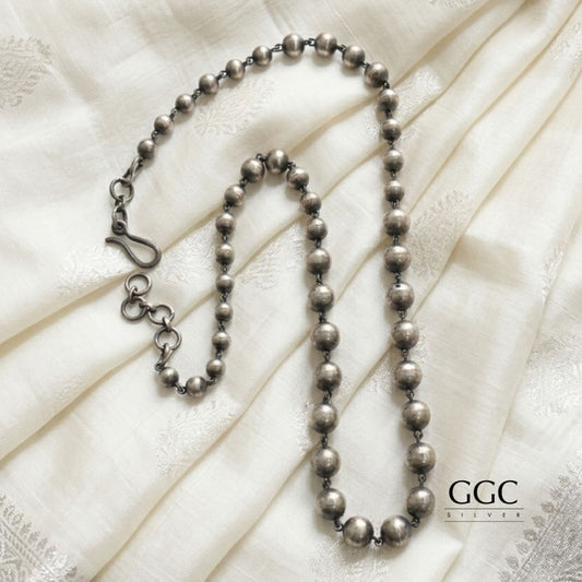 Silver ball necklace