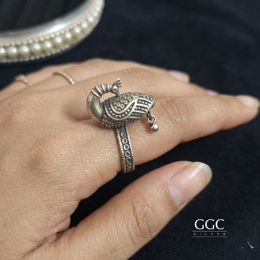 Peacock ring